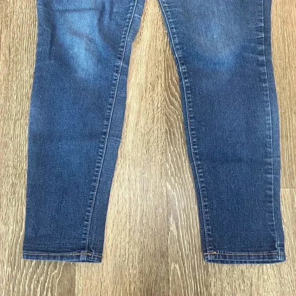 Womens Old Navy Skinny Jeans - 6 Reg - Picture 4 of 11